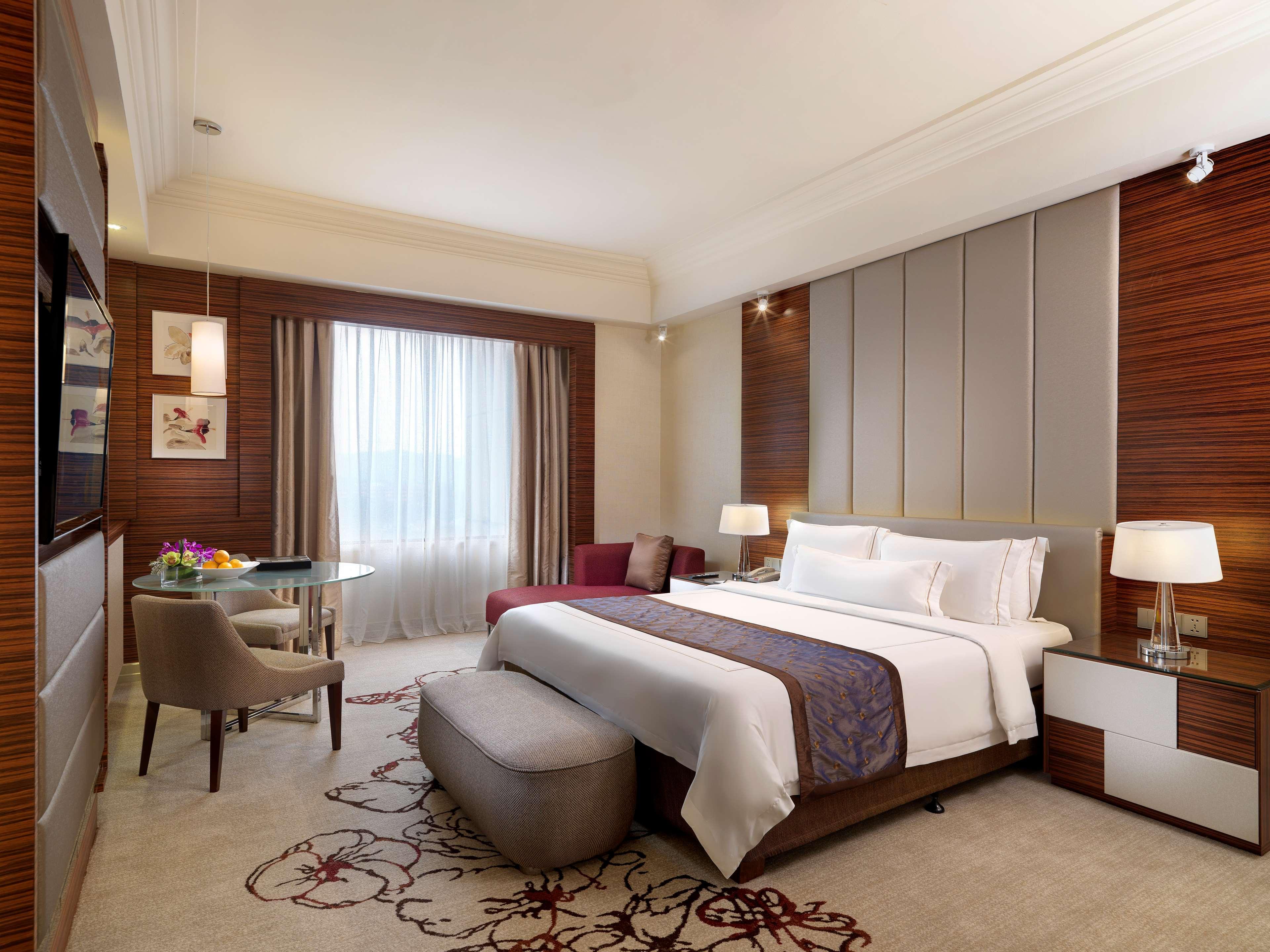One World Hotel
