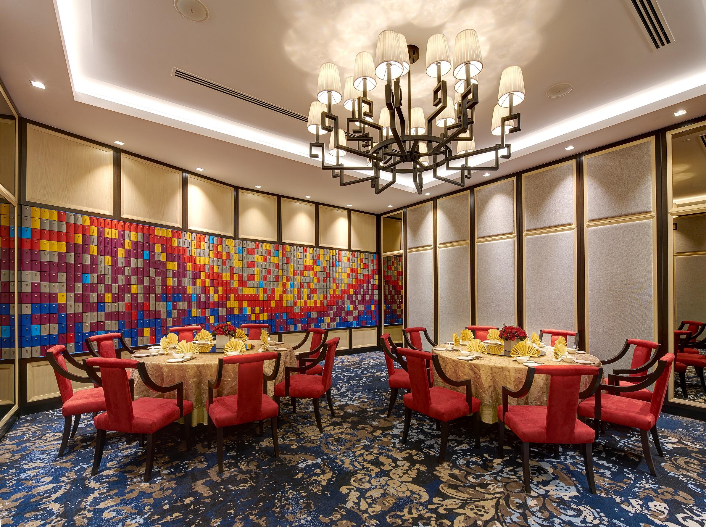 One World Hotel 5*