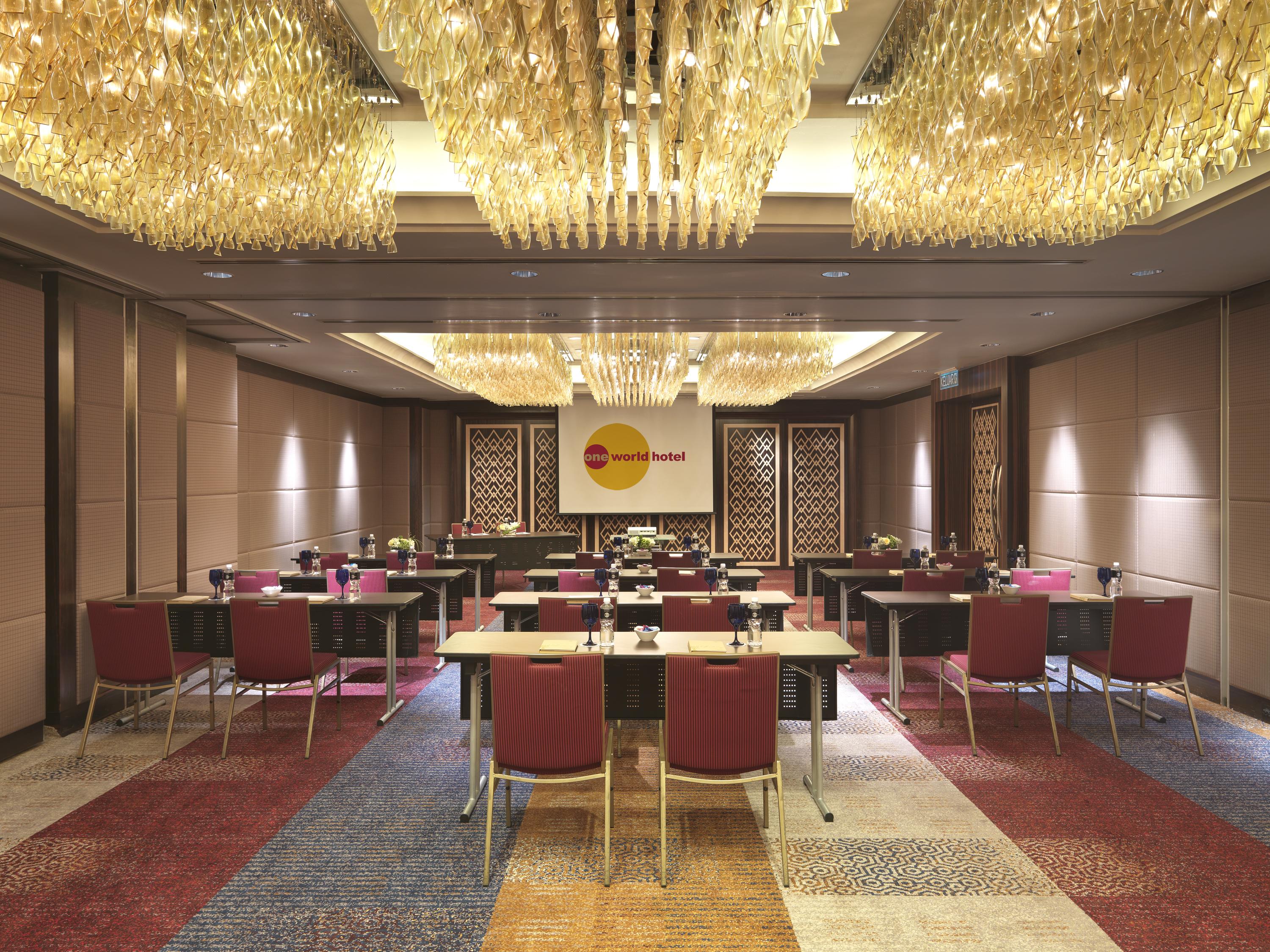 Hotel One World 5*