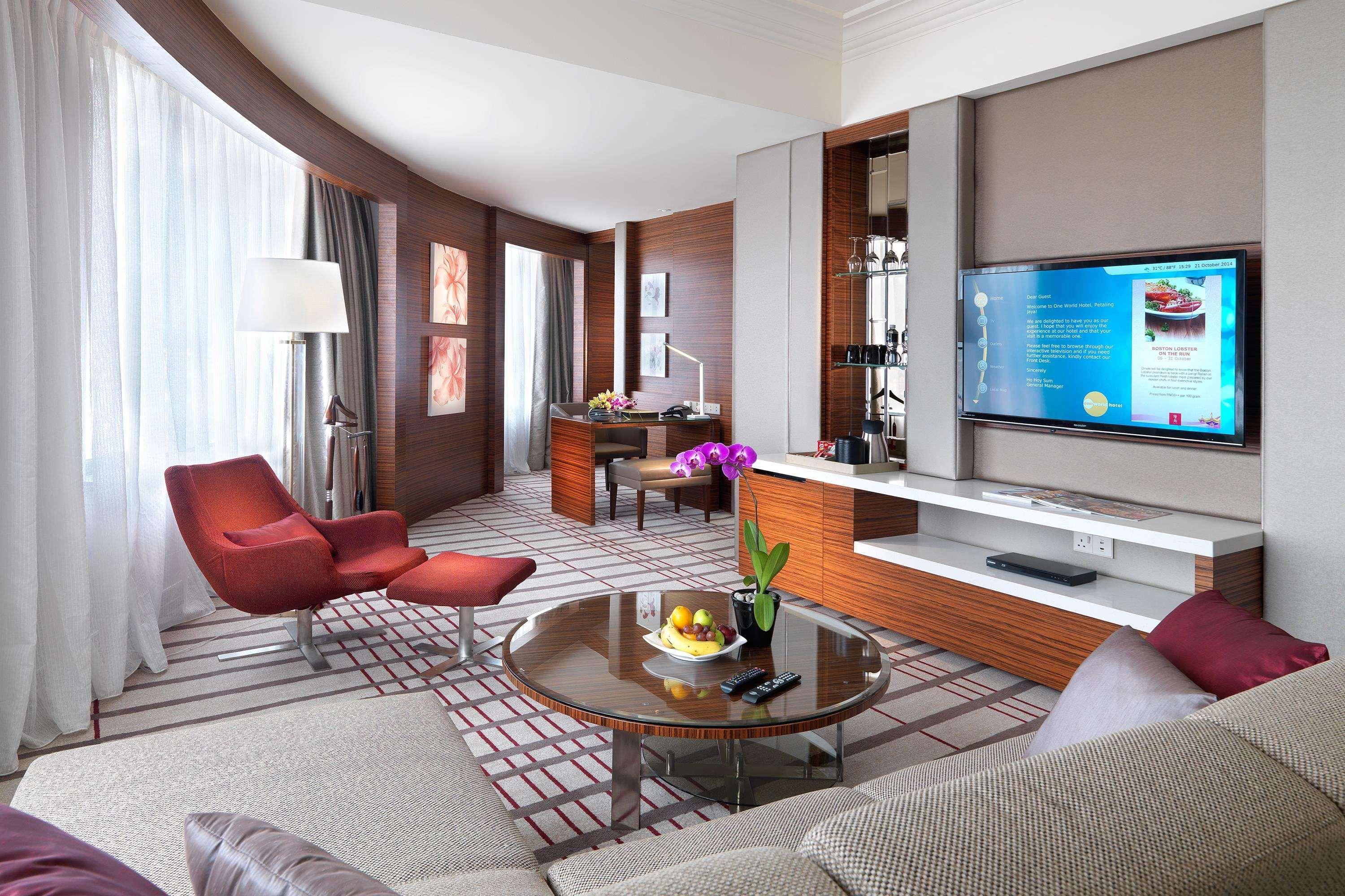One World Hotel 5*
