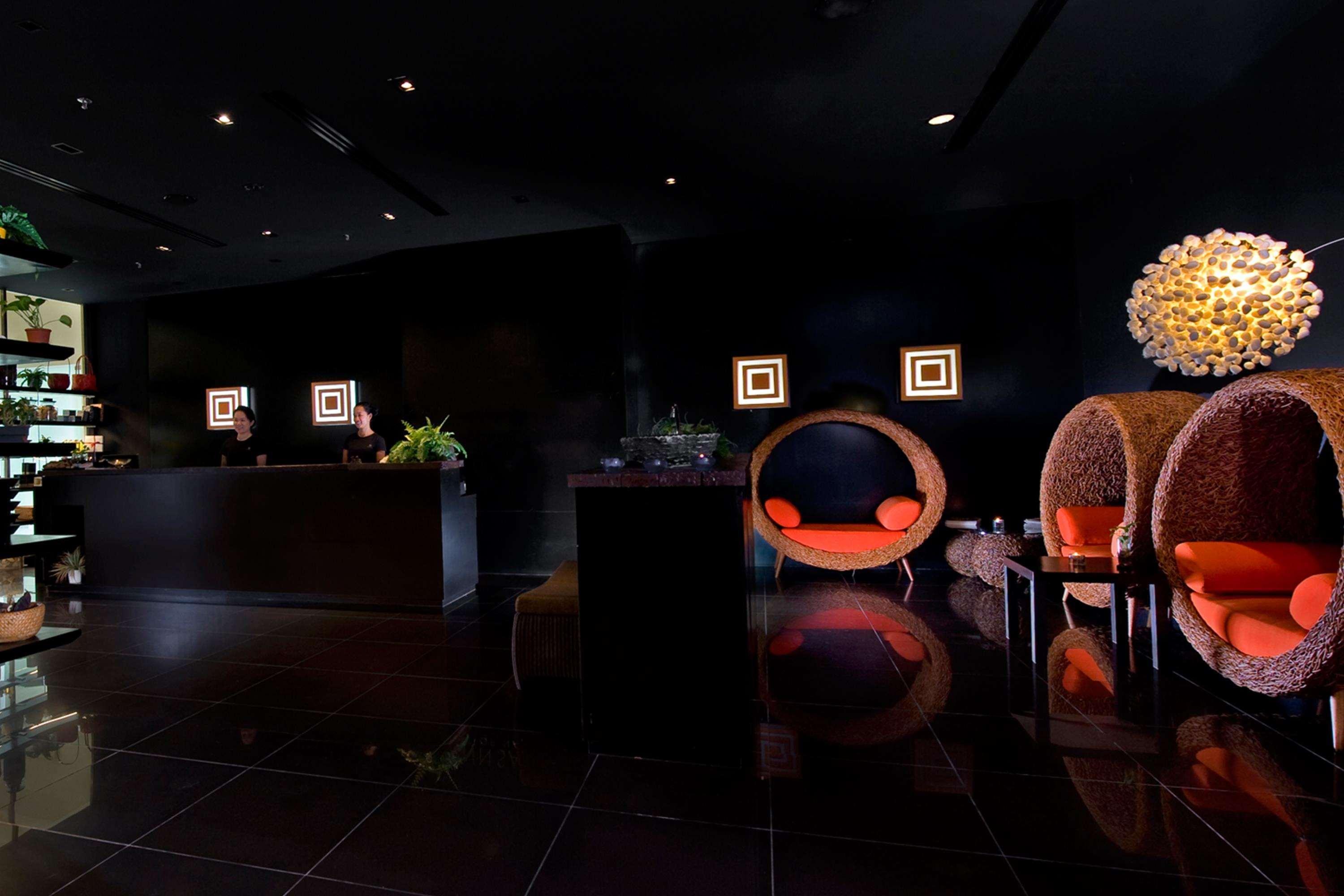 One World Hotel