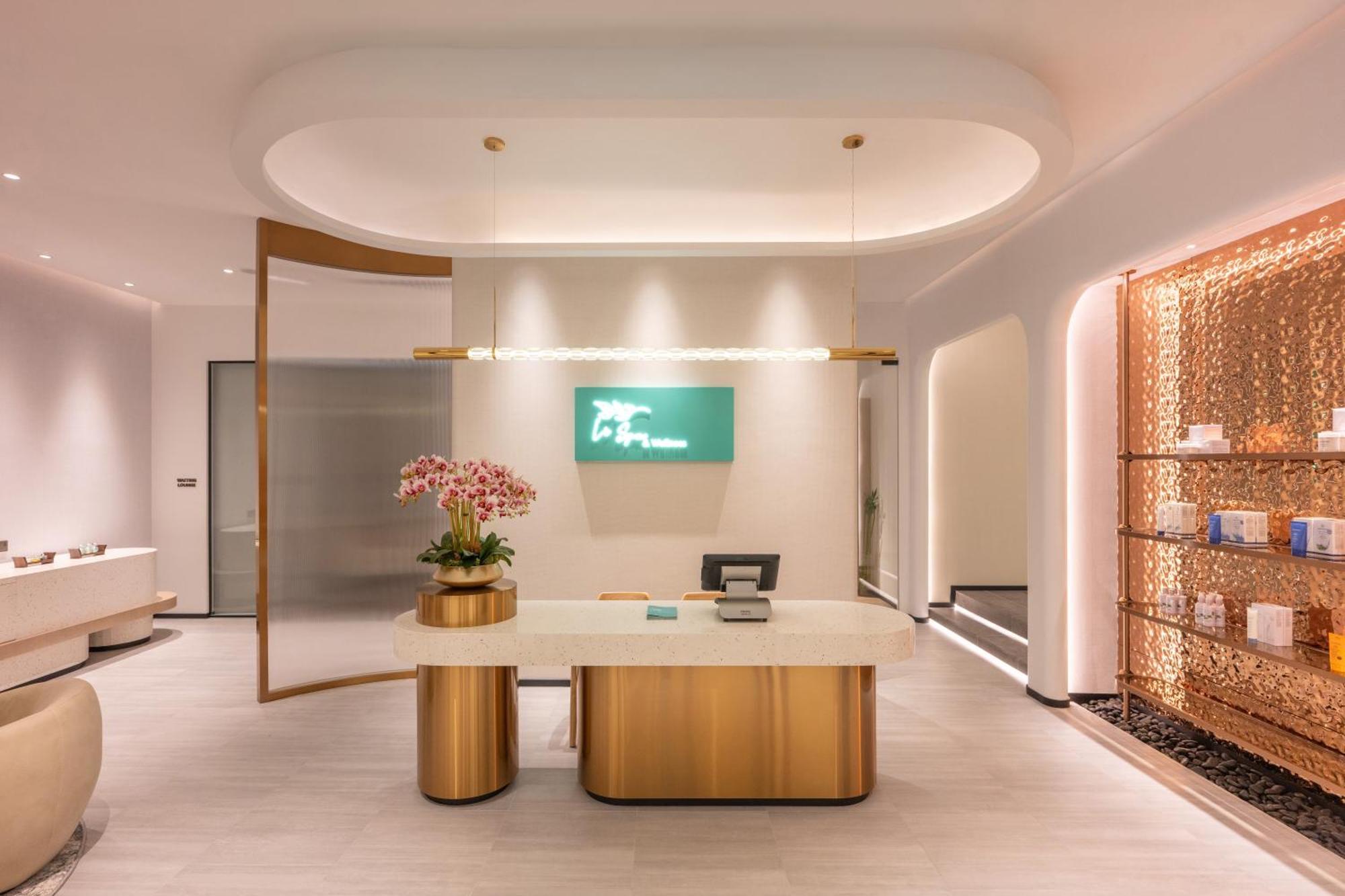Hotel One World