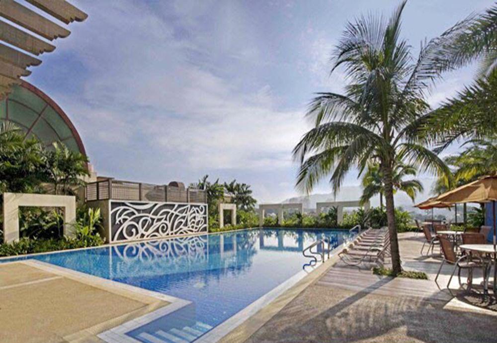 One World Hotel 5*